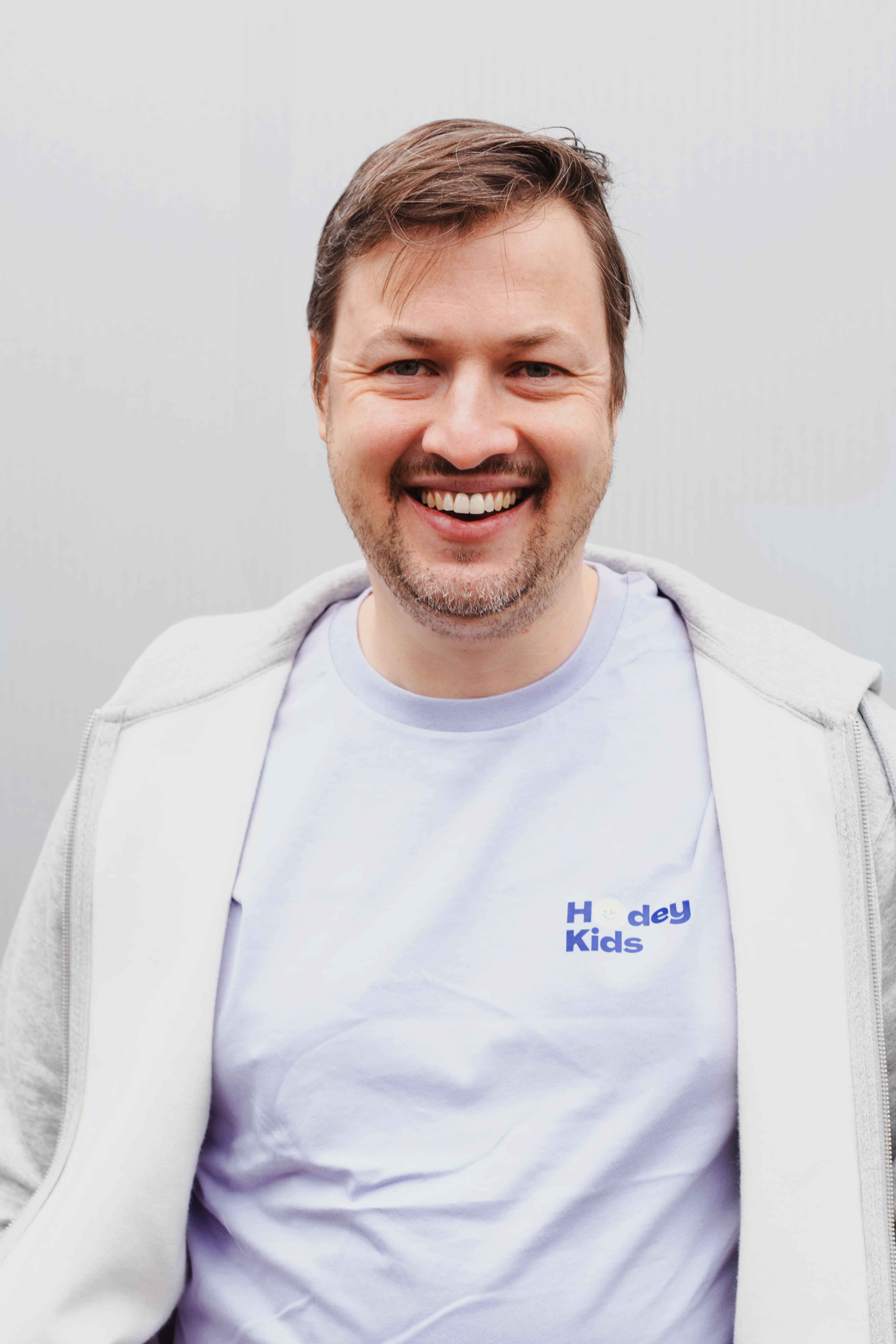 Portraitfoto von Lars, Geschäftsführer.